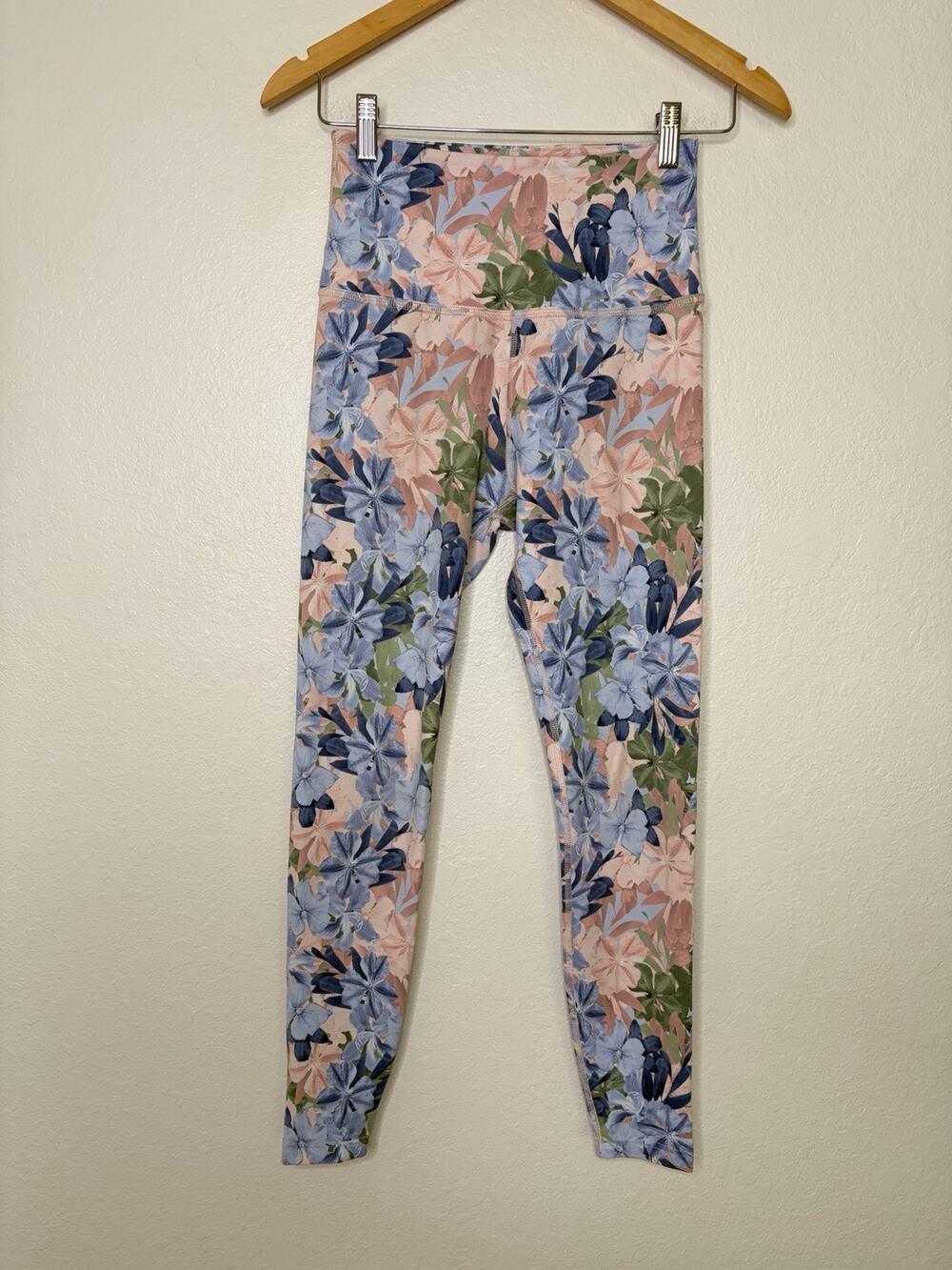 Beyond Yoga Floral Botanical High Waisted Legging Pastel Blue Pink Size Small